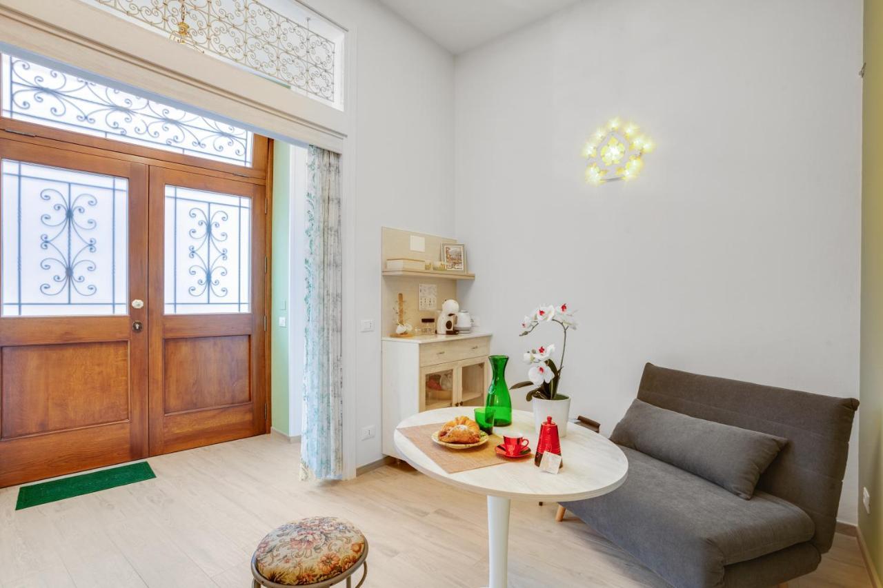 Madame Bari' Suite Apt In The Heart Of Bari Dış mekan fotoğraf