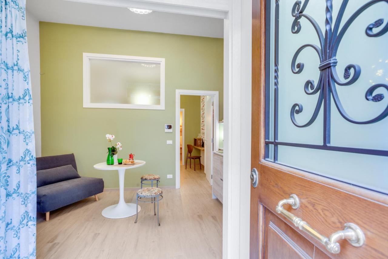 Madame Bari' Suite Apt In The Heart Of Bari Dış mekan fotoğraf