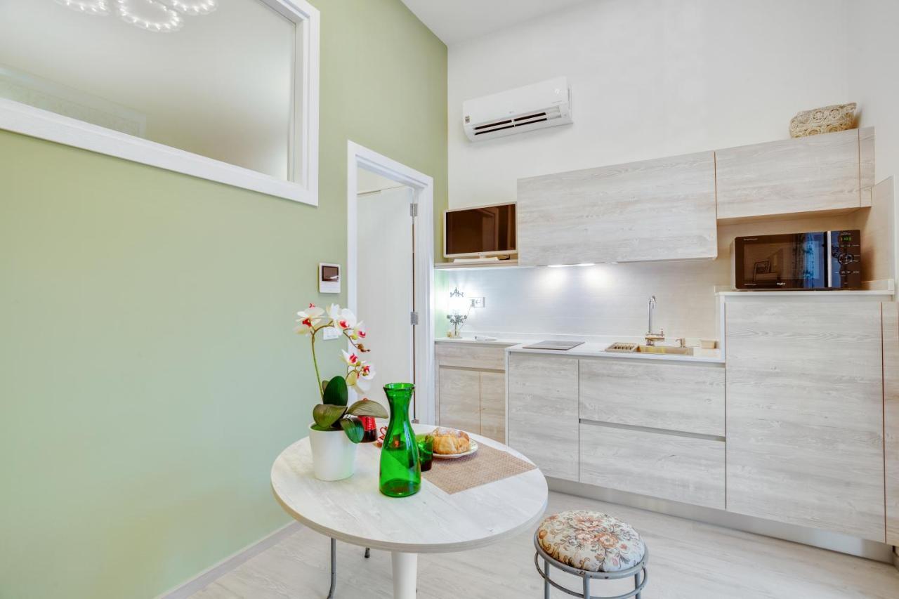 Madame Bari' Suite Apt In The Heart Of Bari Dış mekan fotoğraf